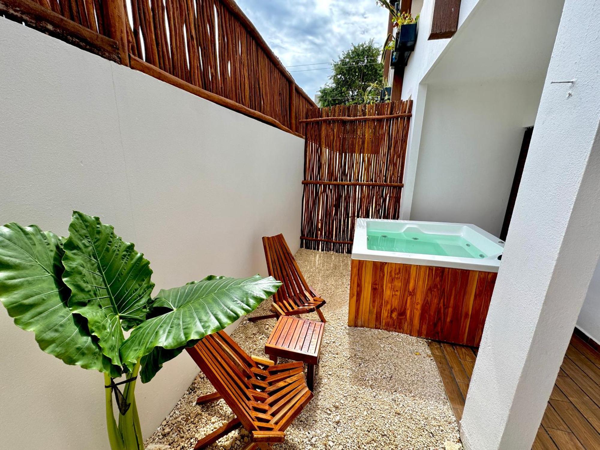 Appartement Chic 2br Condo, Private Jacuzzi And 2 Free Bikes